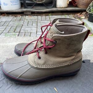 Men's UGG Zetik Waterproof Duck Boots. Us10.5 Good condition